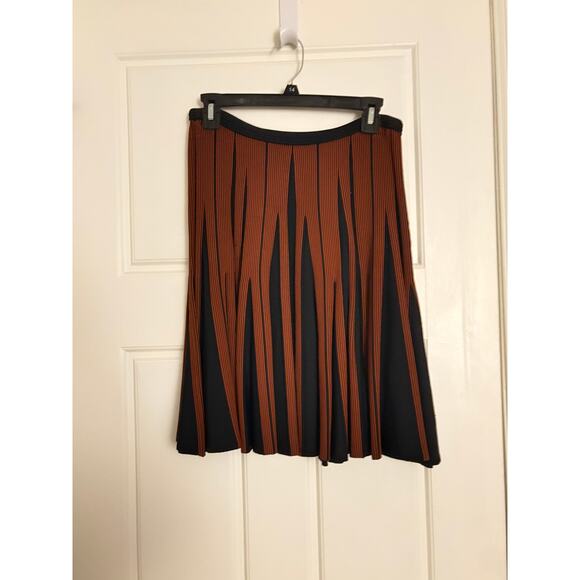 DVF Skirt - Picture 3 of 9